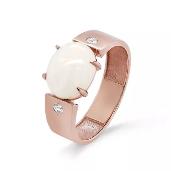 Кольцо с бриллиантами с опалом из золота