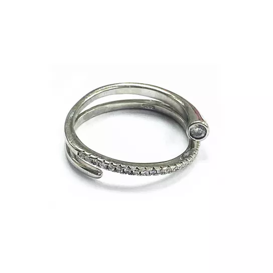 Кольцо с фианитом из серебра